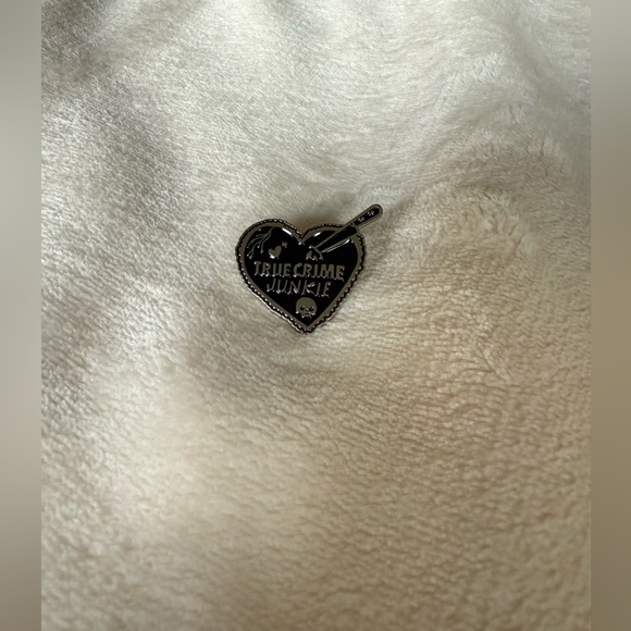 Accessories - True Crime Junkie Heart Enamel Pin - Black & Silver